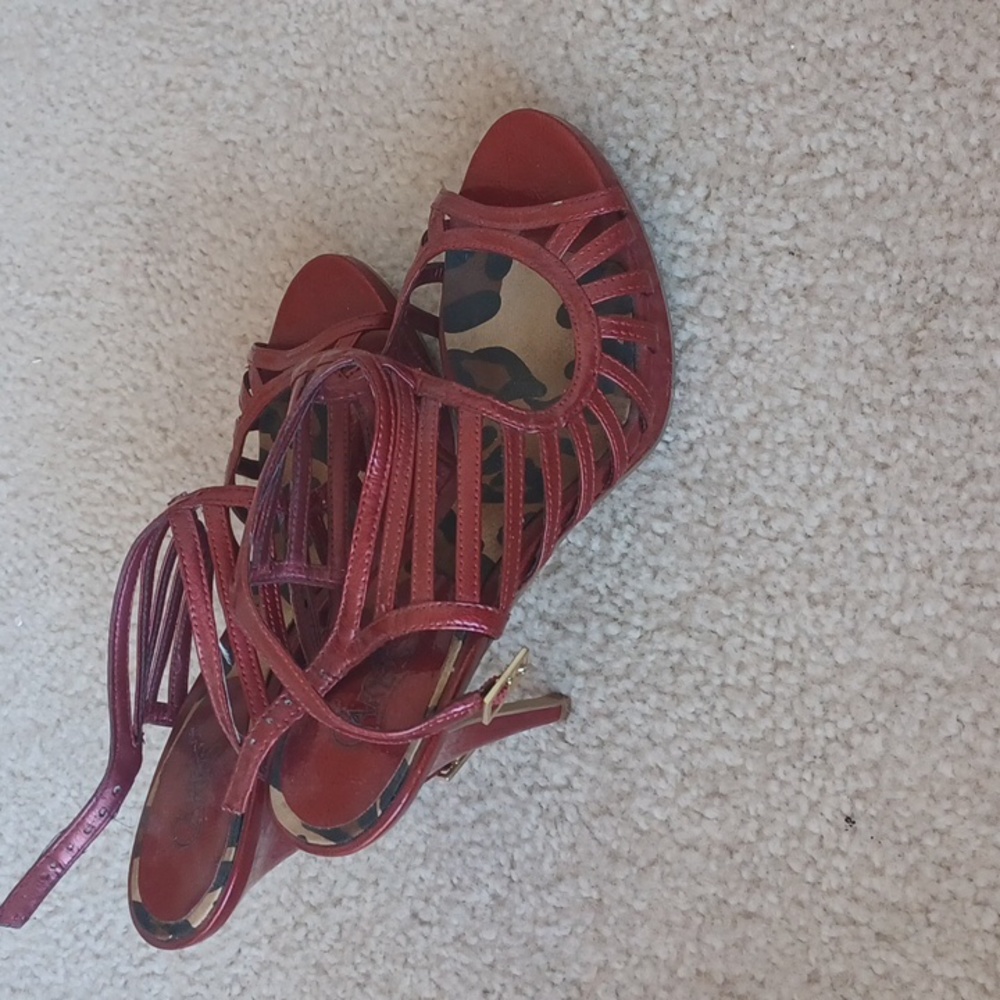 Open toe red sandals - Picture 2 of 4